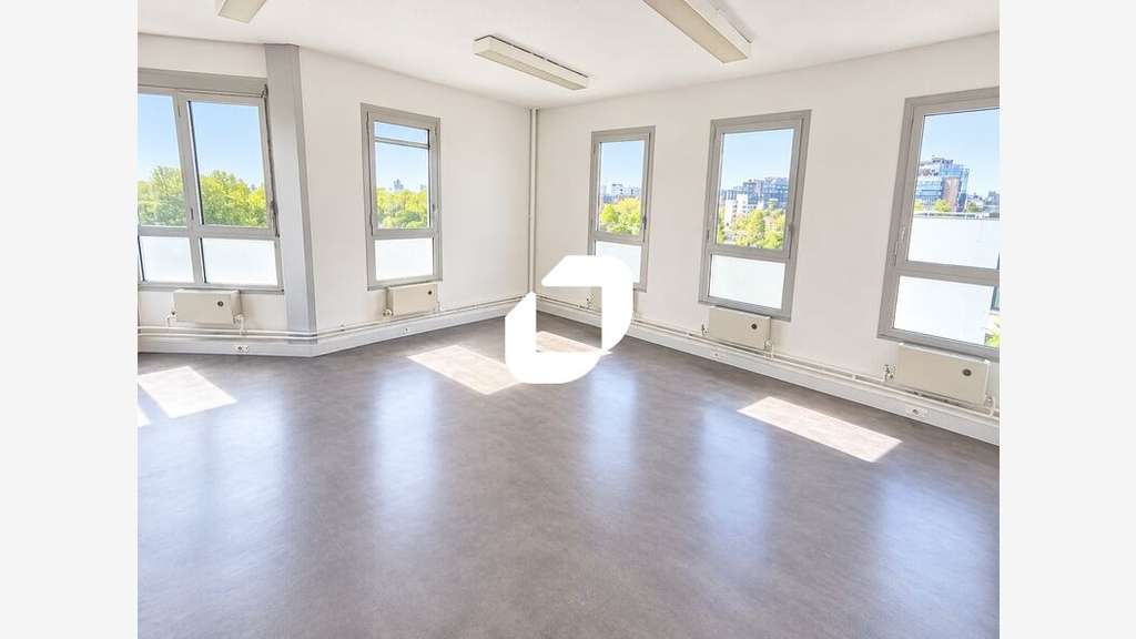 Vente Bureaux 697m² Noisy le grand
