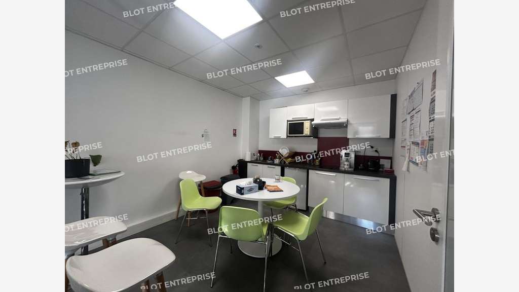 À VENDRE - BUREAUX - 197 M² - ORVAULT