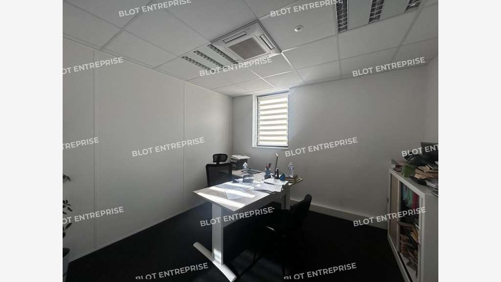 À VENDRE - BUREAUX - 197 M² - ORVAULT