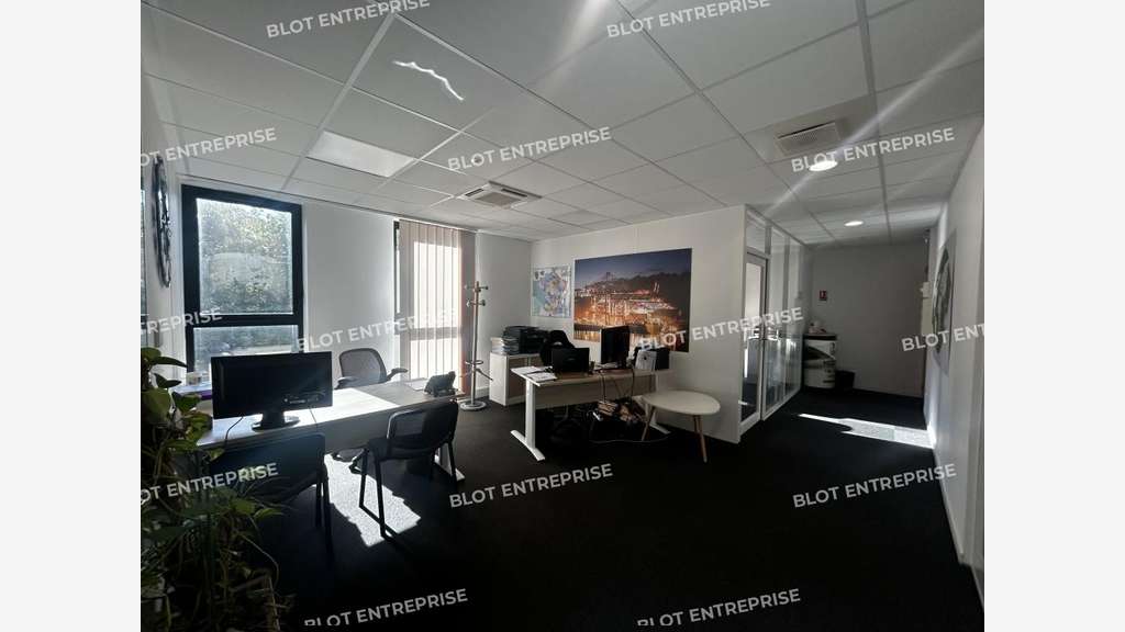 À VENDRE - BUREAUX - 197 M² - ORVAULT