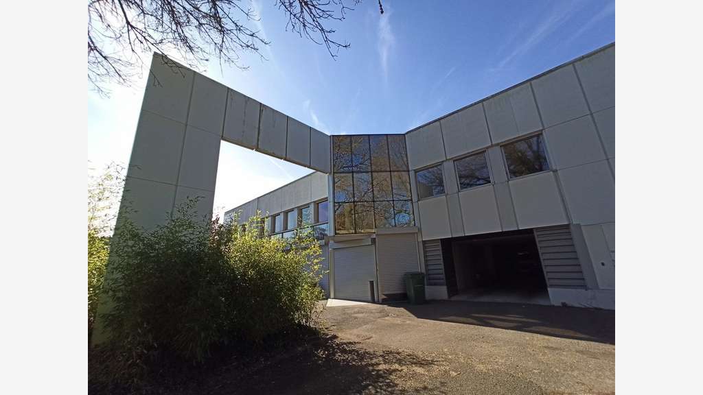 VENTE BUREAUX 1.360m² & ACTIVITÉS 680m², Proche LI