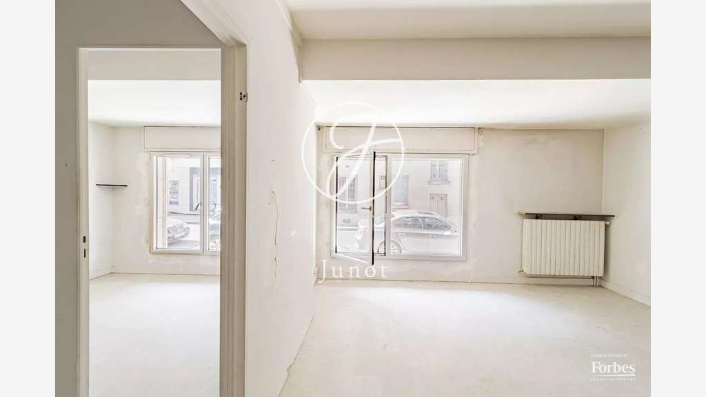 AV local pro de 43m² à Paris 75015 Champ de Mars