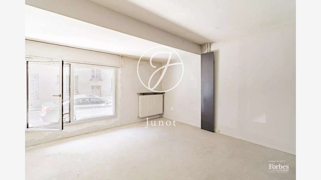 AV local pro de 43m² à Paris 75015 Champ de Mars