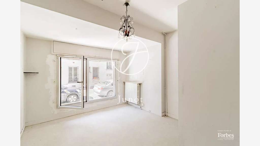 AV local pro de 43m² à Paris 75015 Champ de Mars
