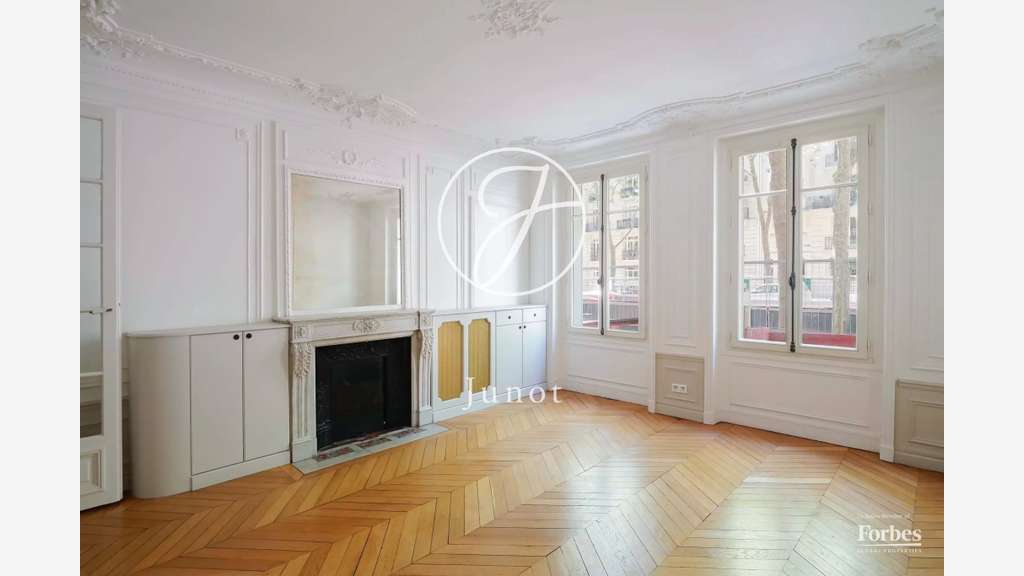 AV plateau de 86m² à Paris 75015 Suffren Breteuil