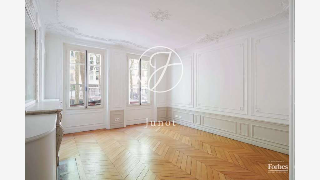AV plateau de 86m² à Paris 75015 Suffren Breteuil