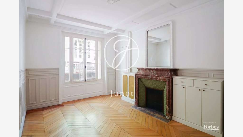 AV plateau de 86m² à Paris 75015 Suffren Breteuil