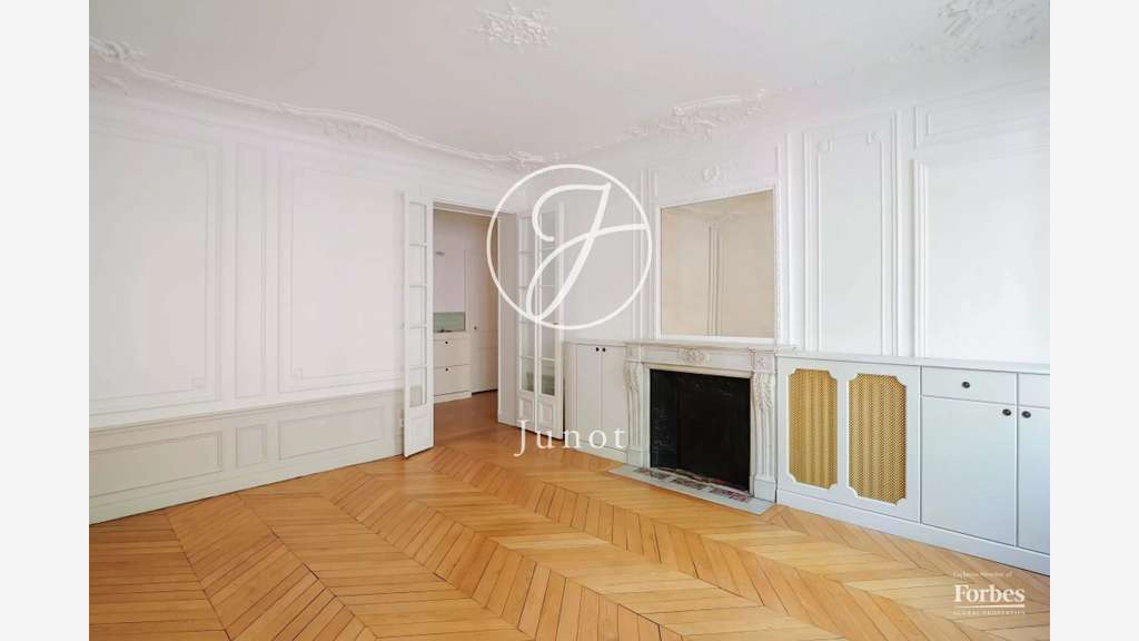 AV plateau de 86m² à Paris 75015 Suffren Breteuil