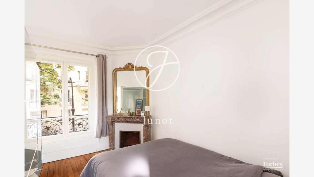 profession liberale 60m² R+1 Paris 16e Michel-Ange