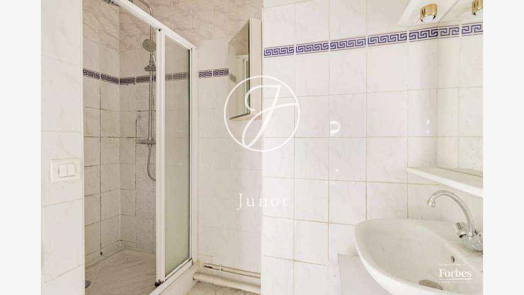 AV 61m² à la lisière Paris 7 et 15 Champ de Mars