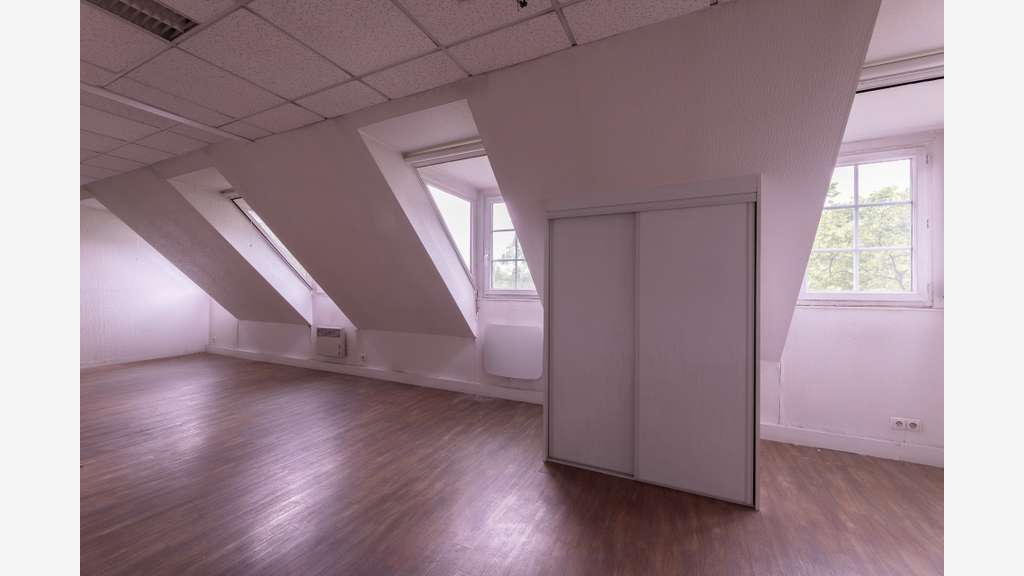 À vendre bureaux 235m² R+4 Place de Verdun à Pau