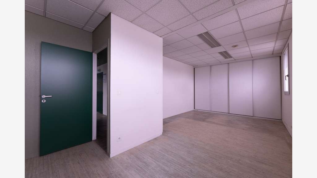 À vendre bureaux 235m² R+4 Place de Verdun à Pau