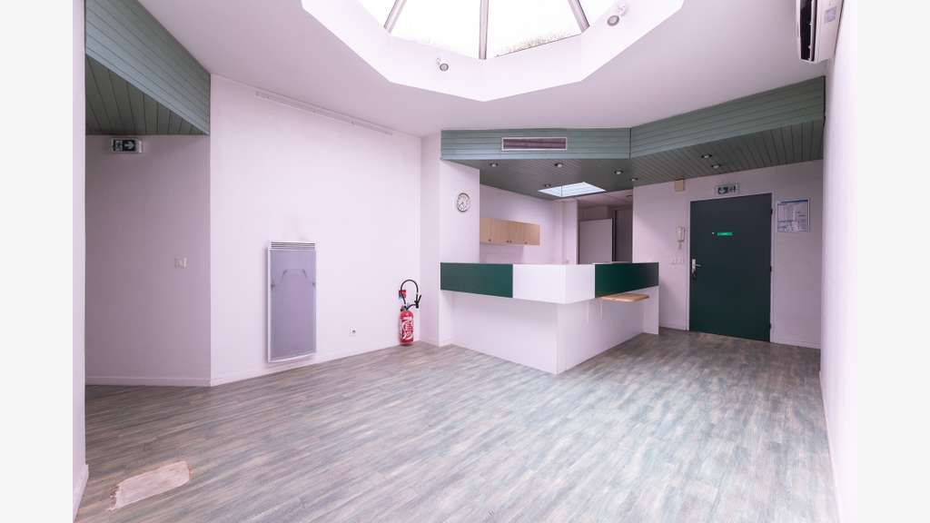 À vendre bureaux 235m² R+4 Place de Verdun à Pau
