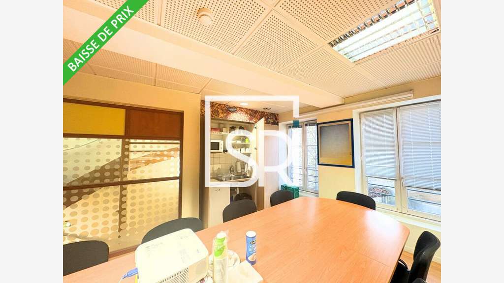 Bureaux de 218m² à vendre à Pont du Château centre