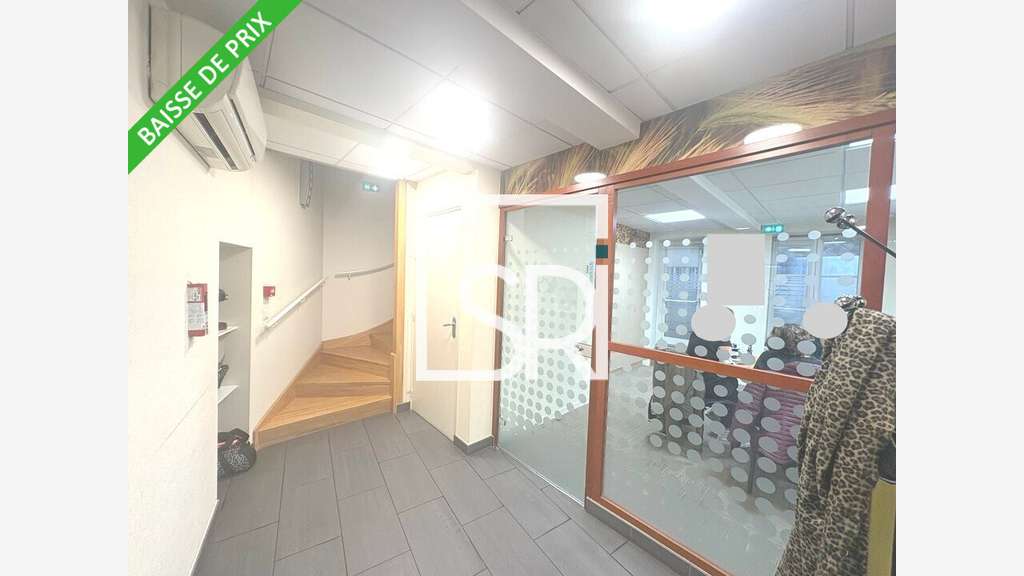 Bureaux de 218m² à vendre à Pont du Château centre