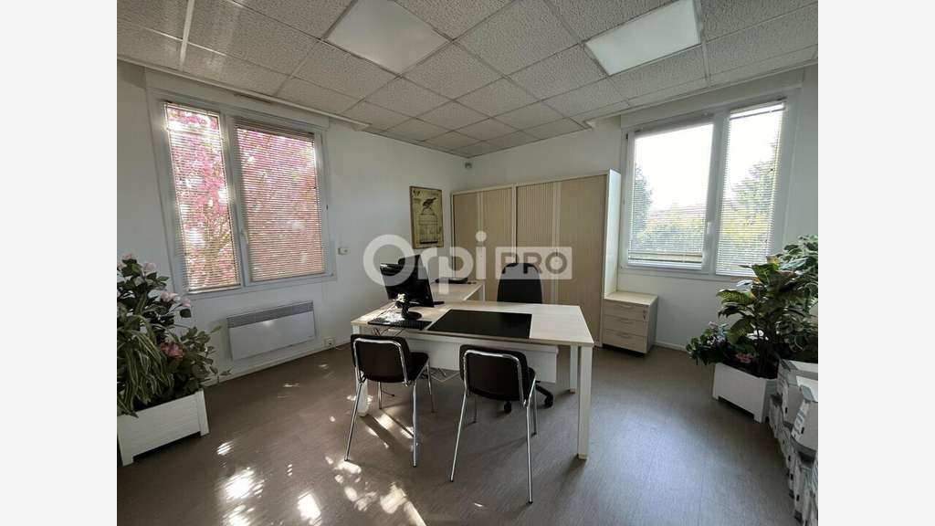 BUREAU à vendre dans le 77