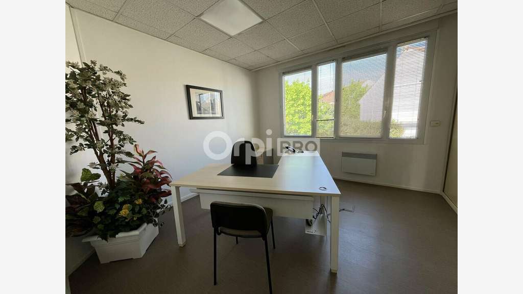 BUREAU à vendre dans le 77