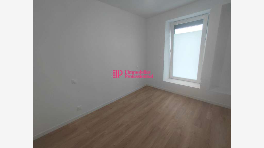 LOCAL COMMERCIAL - 57 M2 - QUIMPER