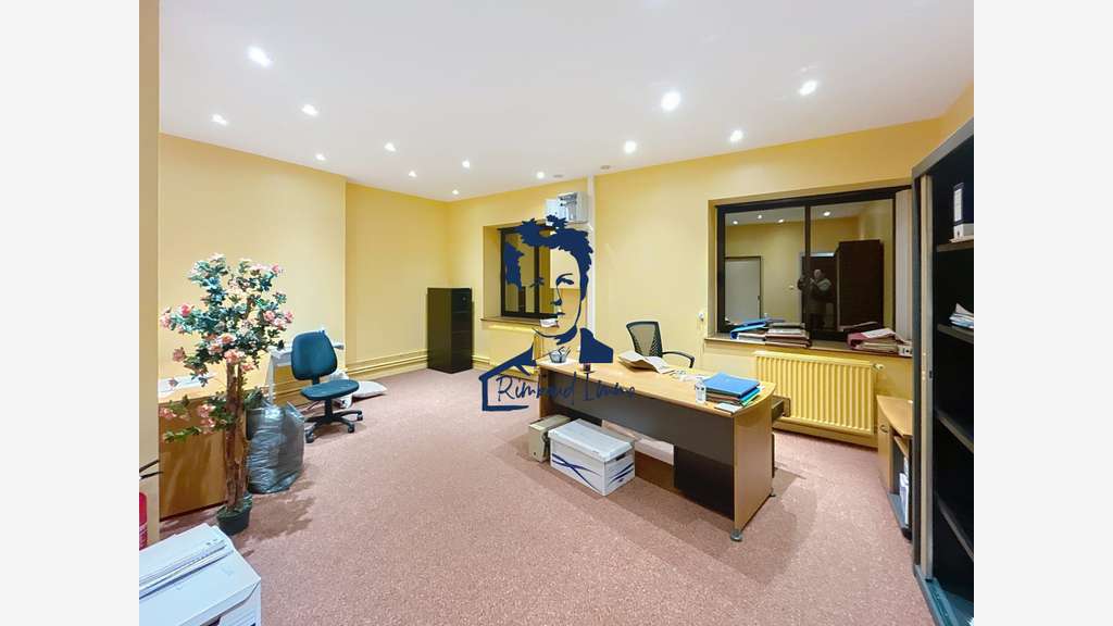 AV locaux professionnels 700m² Remilly-Aillicourt