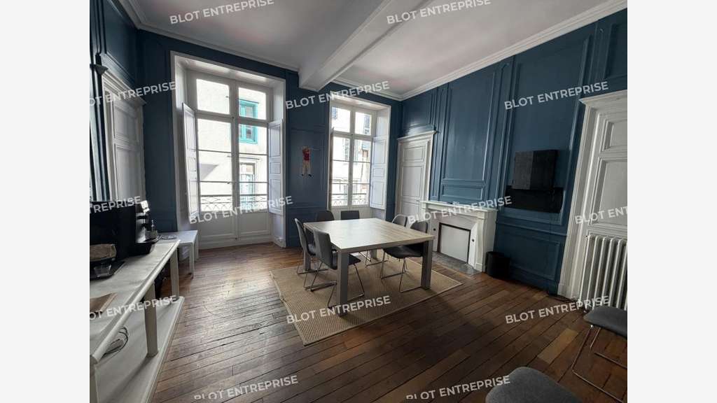 A vendre bureaux 163m² à Rennes centre historique