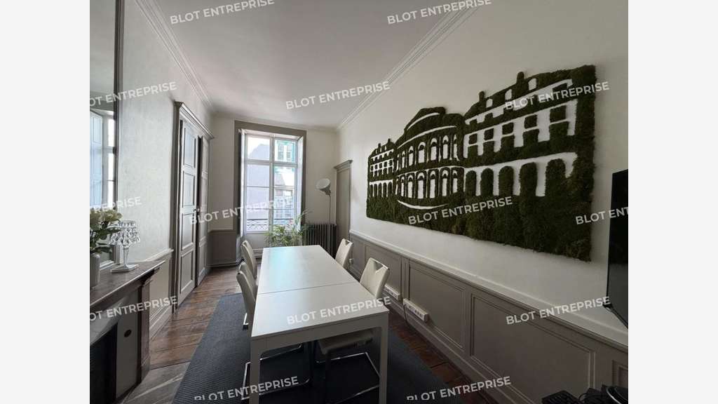 A vendre bureaux 163m² à Rennes centre historique