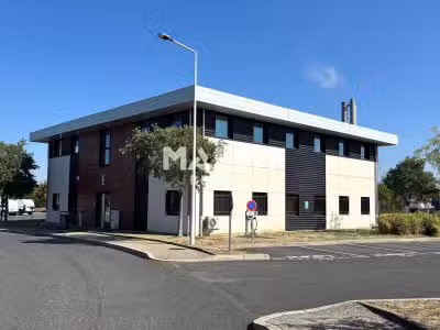 Bureaux 1002m² divisibles ZAC Sermenaz à Rillieux