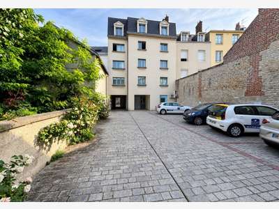 Immeuble centre ville en monopropriete + parking