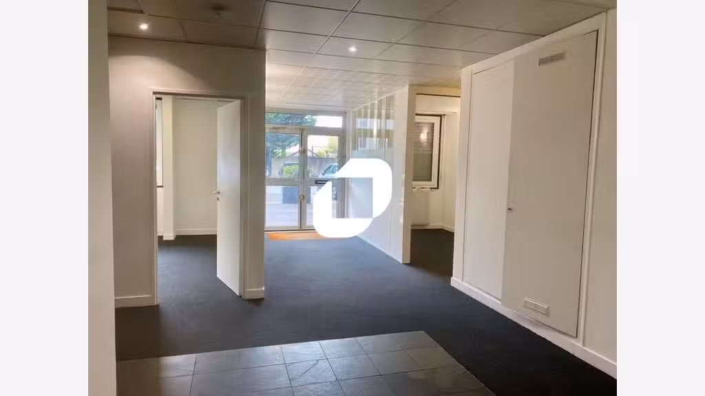 Vente Bureaux 365m² Rueil malmaison
