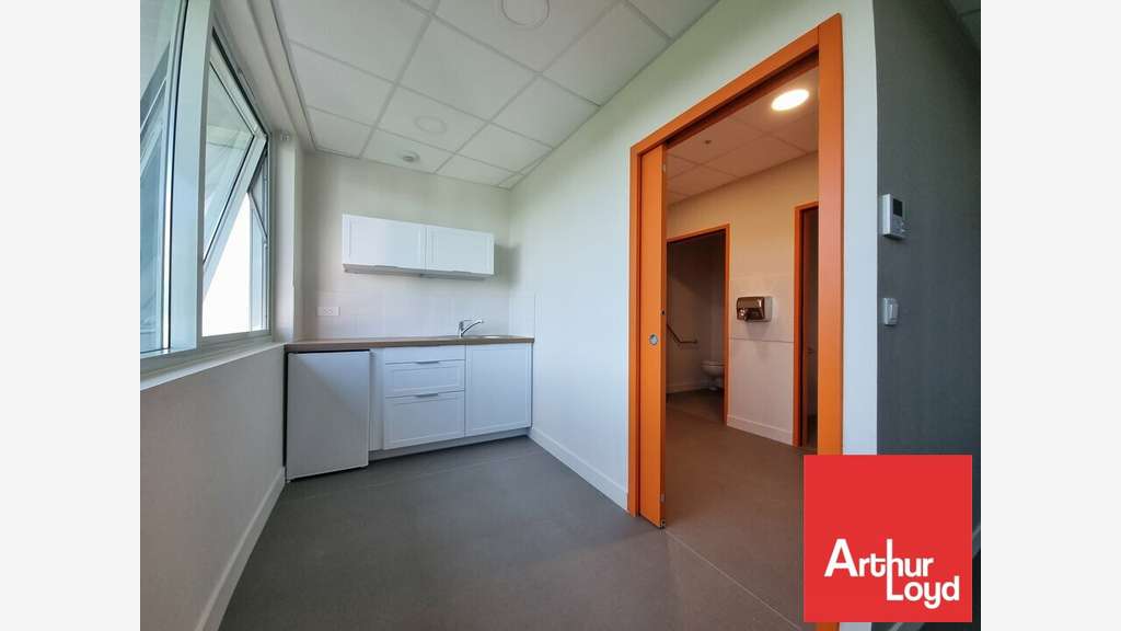 Bureaux de 184m² à vendre Saint Benoit Pré Médard