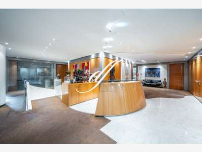 AV bureaux  761m² à St-Cloud Le Val D'or