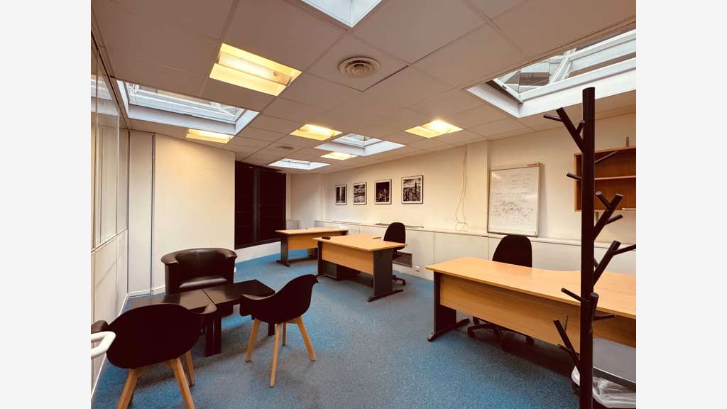 A vendre plateau de bureaux 170m² R+1 Saint-Cloud