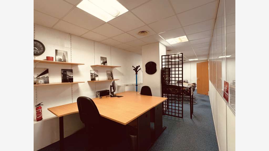 A vendre plateau de bureaux 170m² R+1 Saint-Cloud