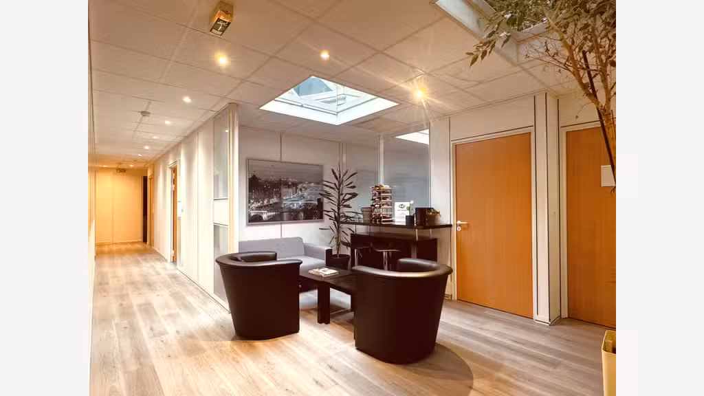 A vendre plateau de bureaux 170m² R+1 Saint-Cloud