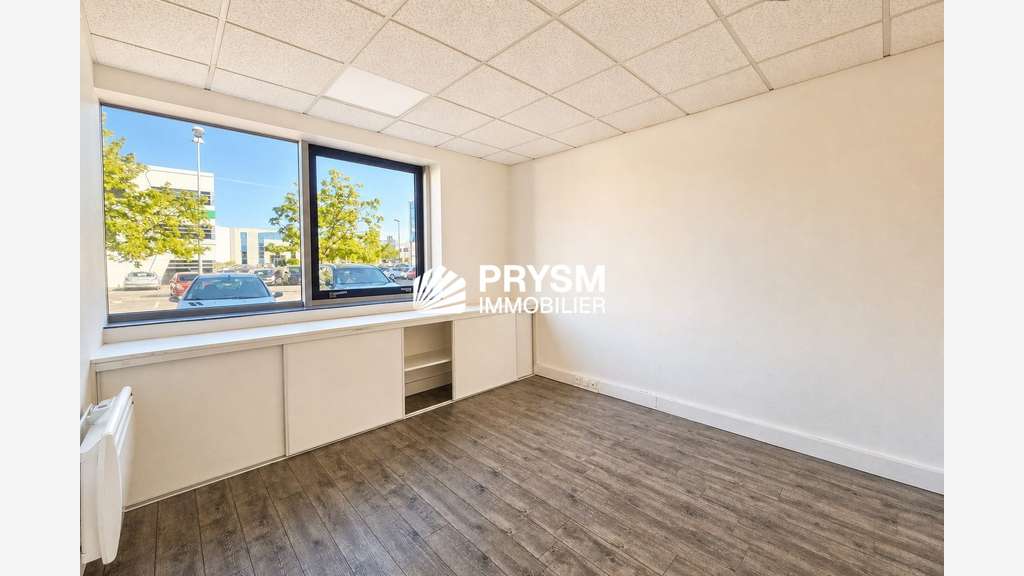 Bureaux 114m² à vendre à Saint-Grégoire