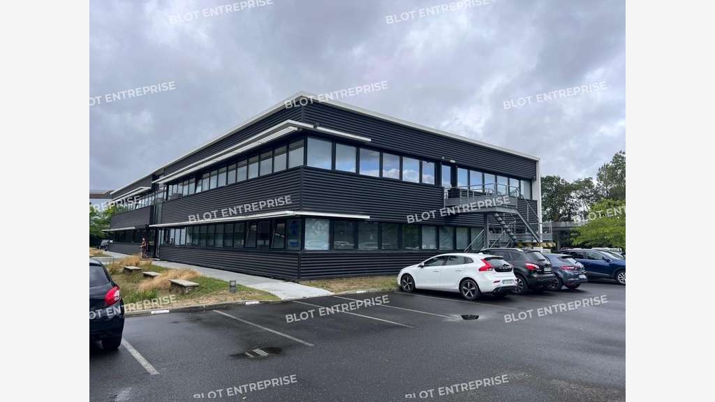 À VENDRE / À LOUER - BUREAUX 728 m² - SAINT HE