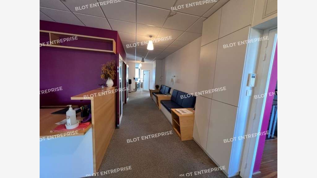 À VENDRE / À LOUER - BUREAUX 728 m² - SAINT HE