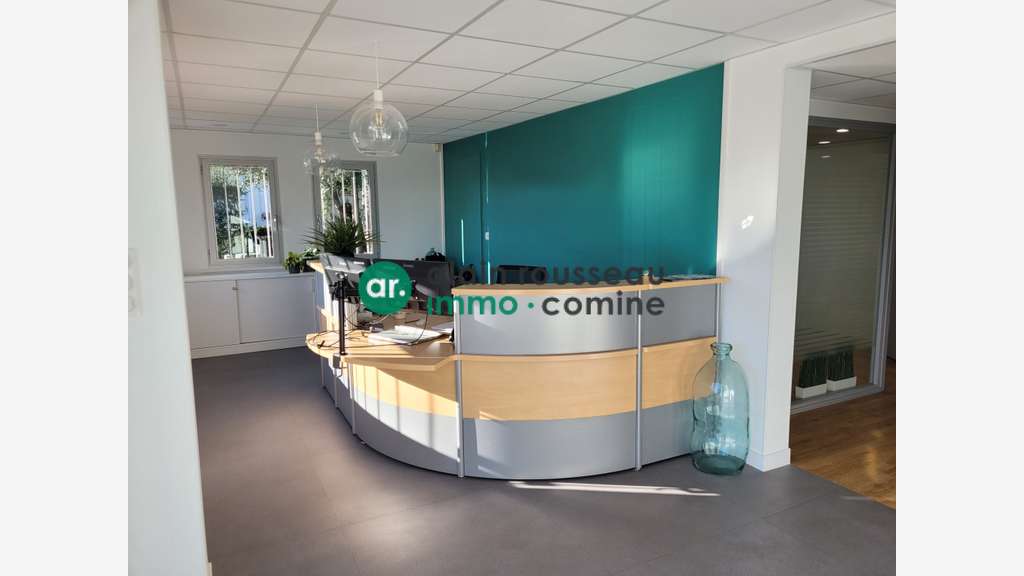 SAINT HERBLAIN / BUREAUX - ENTREPOT 688 M²