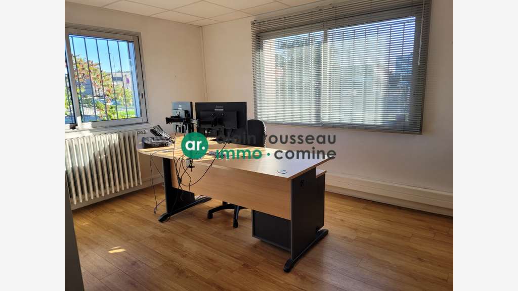 SAINT HERBLAIN / BUREAUX - ENTREPOT 688 M²