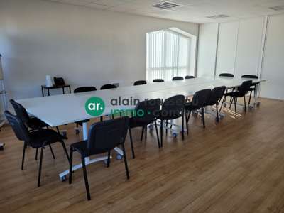 SAINT HERBLAIN / BUREAUX - ENTREPOT 688 M²