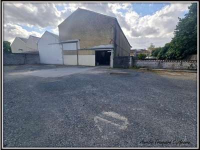 Local/ Atelier + bureau À VENDRE - de 508 m² avec 