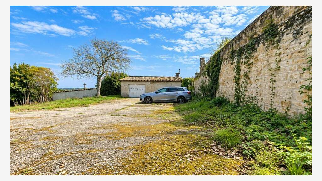 Local commercial à vendre SAINT-LOUBÈS