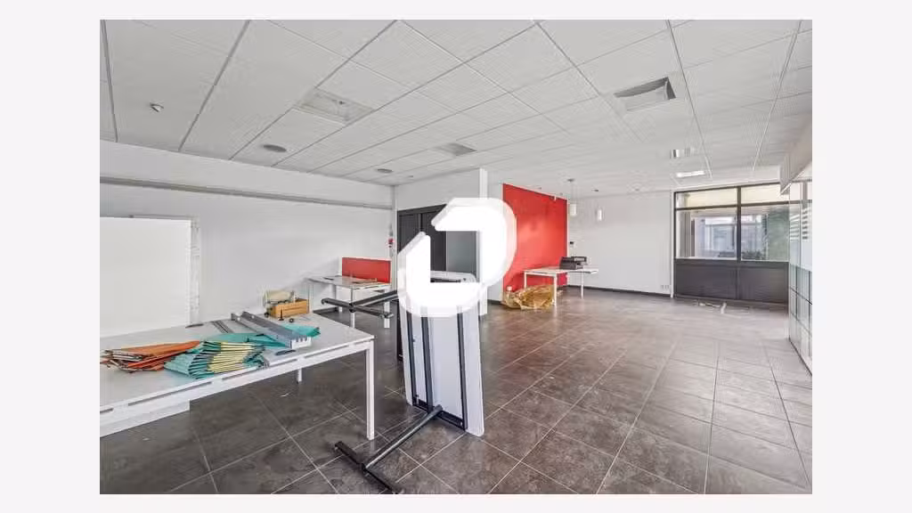Vente Bureaux 610m² Saint ouen l'aumone