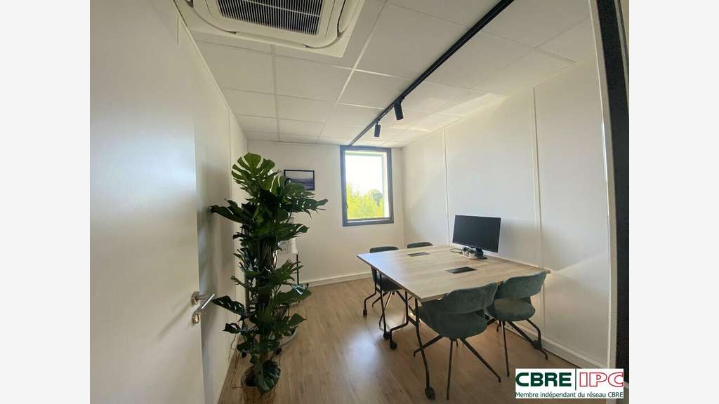 Vente bureaux 74m² au 2ème étage St Pierre d'Irube