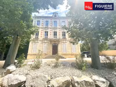 Immobilier d'exception à la vente 562 m² de bureau