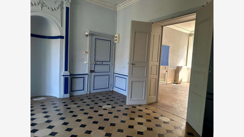 Local/bureau à vendre SEMUR EN AUXOIS (21)
