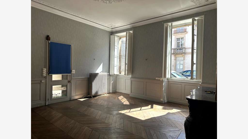 Local/bureau à vendre SEMUR EN AUXOIS (21)