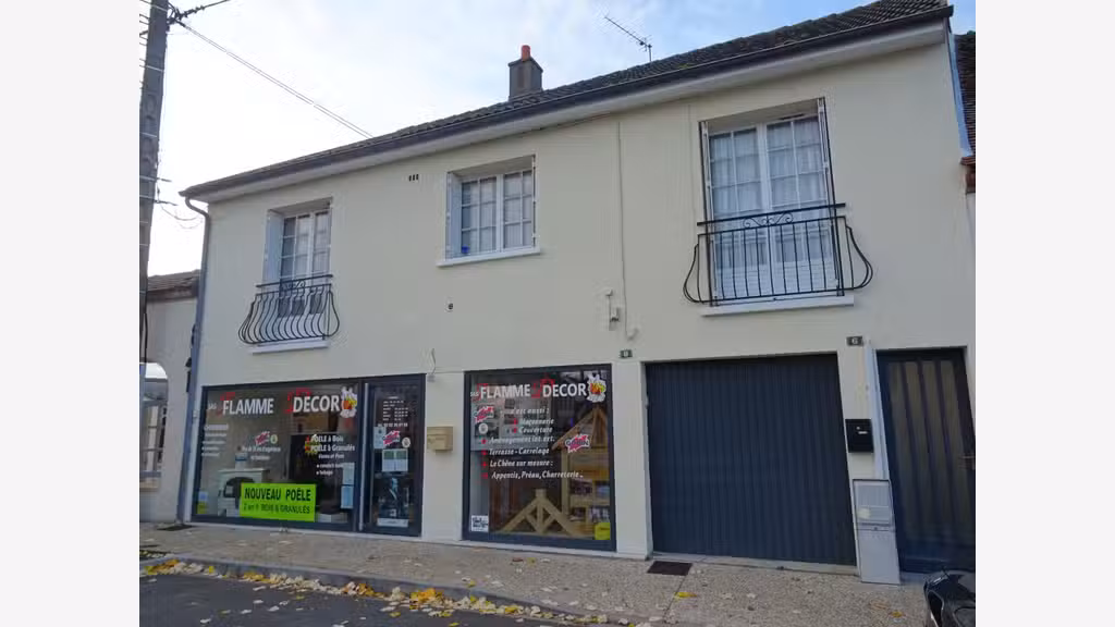 Local + appart 170m² à vendre à Sully sur Loire