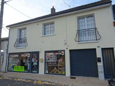 Local + appart 170m² à vendre à Sully sur Loire