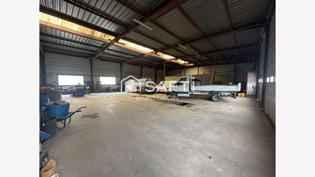 A vendre 2 hangars 1120m² proche Sully sur Loire