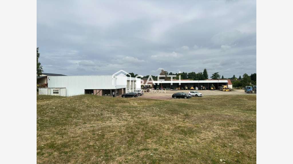 A vendre 2 hangars 1120m² proche Sully sur Loire